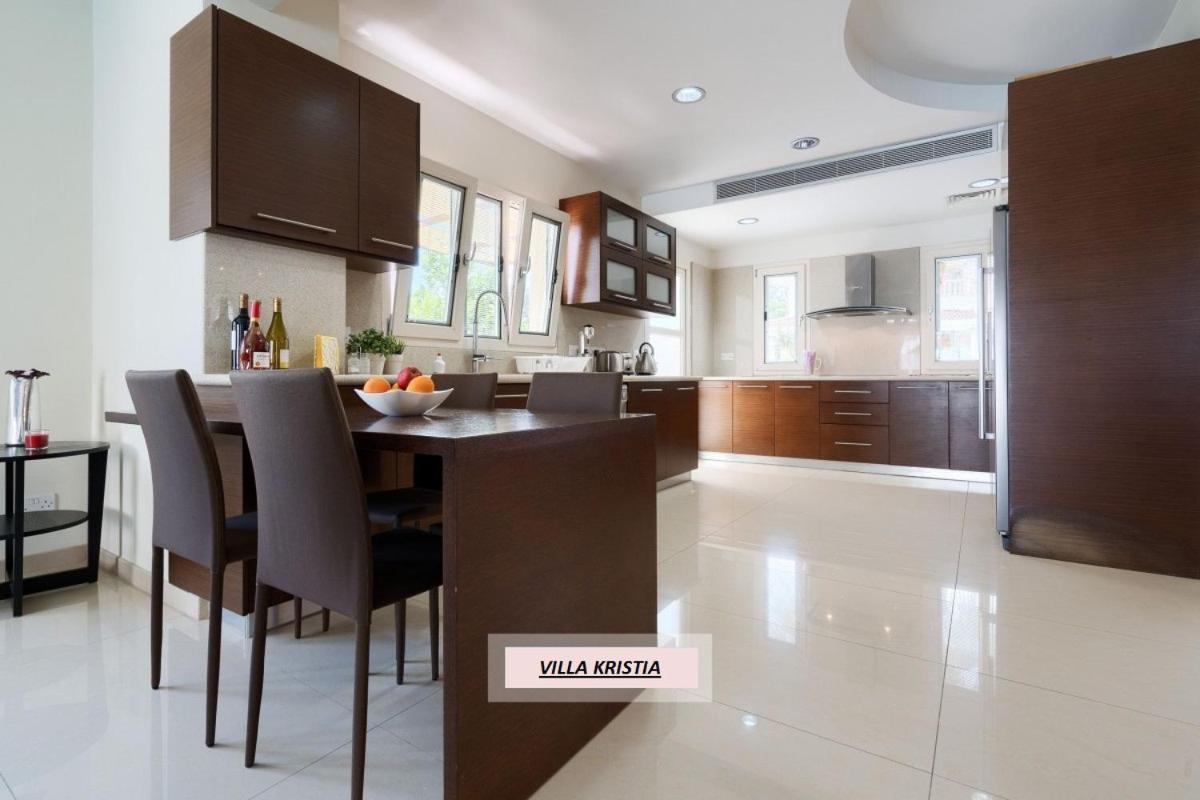 Villa Kristia Paphos ภายนอก รูปภาพ