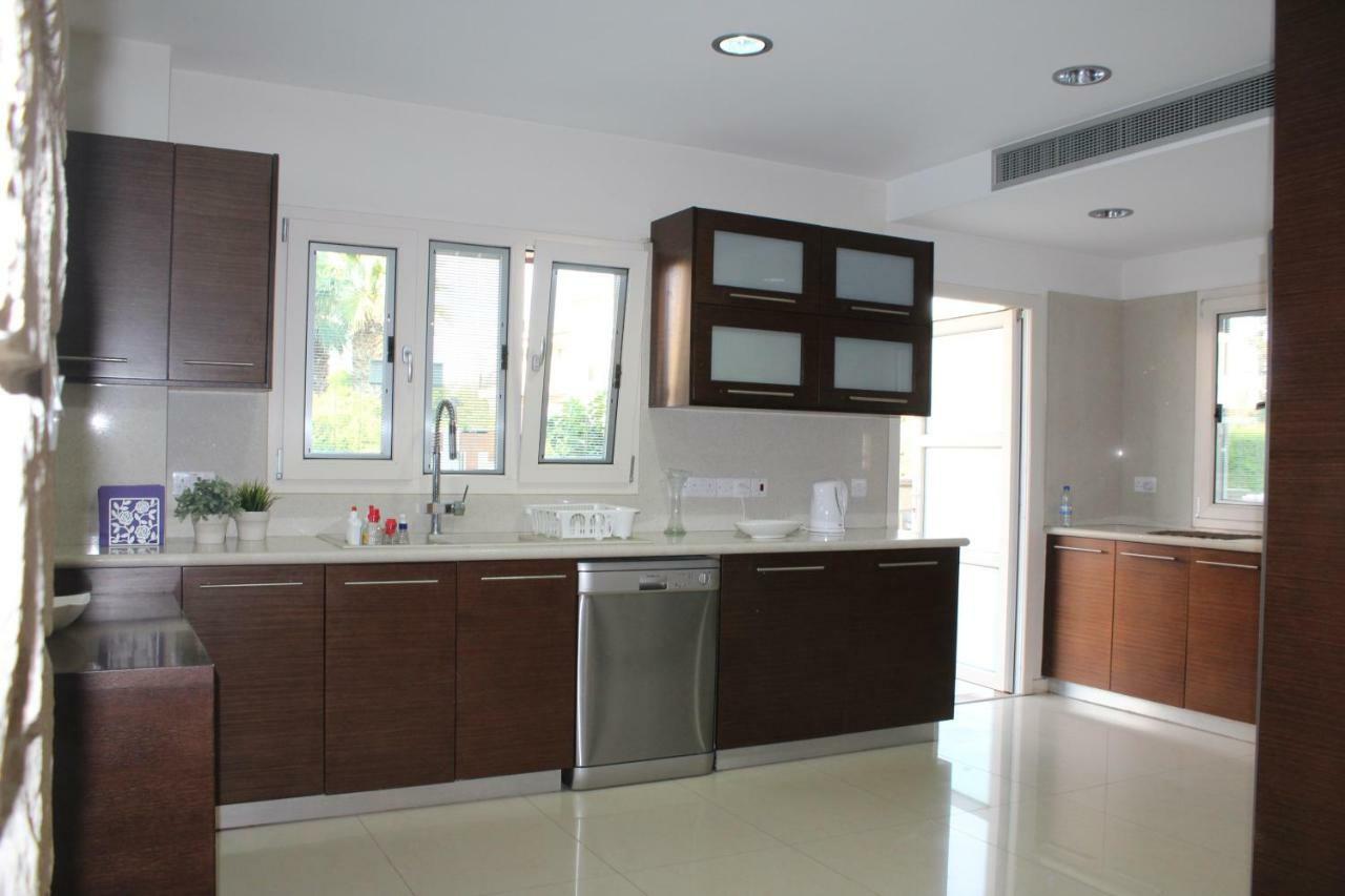 Villa Kristia Paphos ภายนอก รูปภาพ