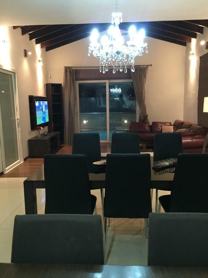Villa Kristia Paphos ภายนอก รูปภาพ