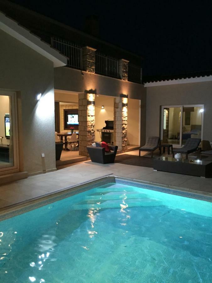 Villa Kristia Paphos ภายนอก รูปภาพ